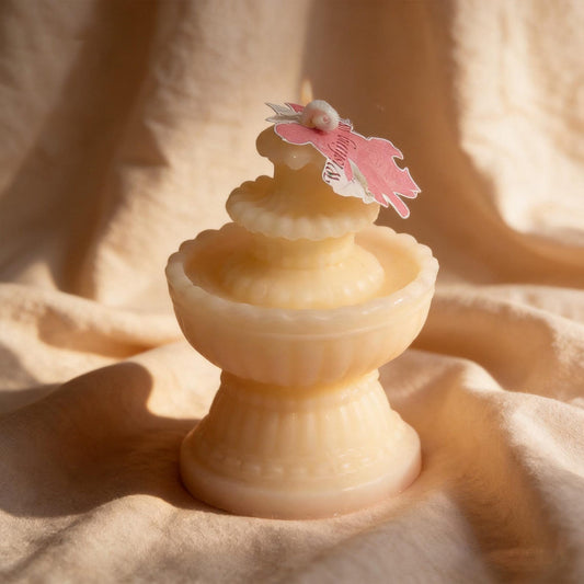 Alternate view of the wishing fountain candle.