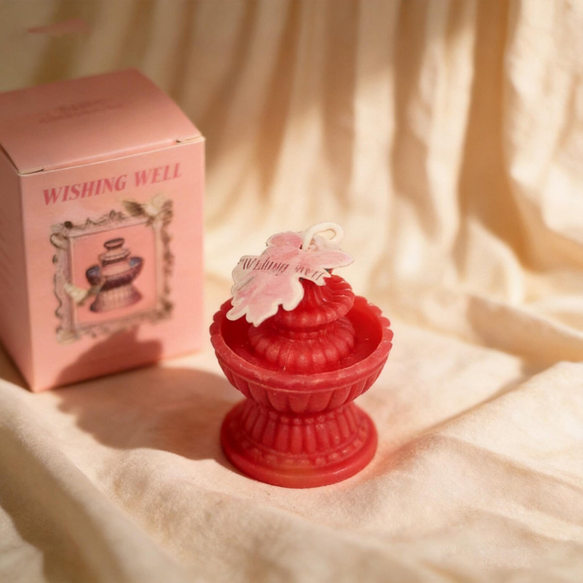 Alternate view of the wishing fountain candle.