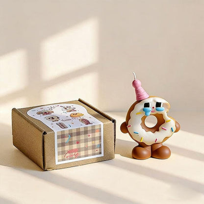Additional view of the toast & croissant candle set.